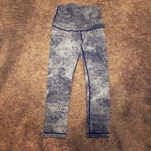 SUPER COMFY Lululemon capris- Gently Used!